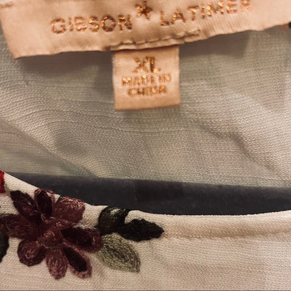 ✨NWT Gibson Latimer Embroidered Peplum Top - Picture 3 of 7